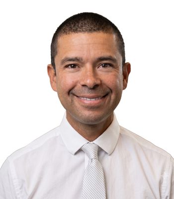 Portrait of Lorenzo Rivera, REALTOR®.
